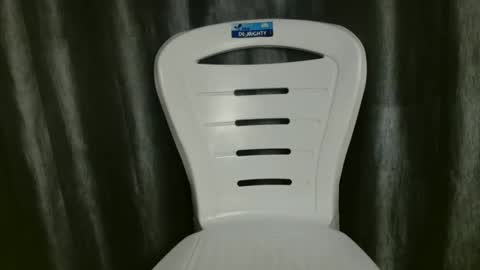 Snapshot of sweetpussy135 chatting on 12-21-25, 04:08 slim ivy online show from 12-21-25, 04:08