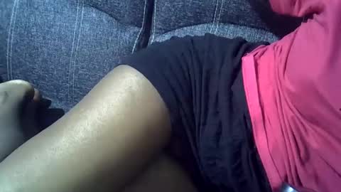 Snapshot of sweetqueen20 chatting on 10-15-25, 06:02 queen online show from 10-15-25, 06:02