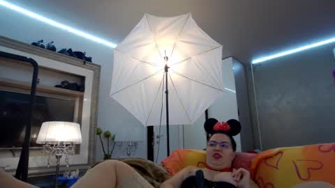 SweetRaisa online show from 10-31-25, 01:06