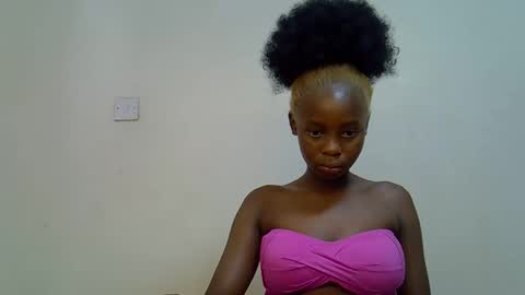 Snapshot of sweetrall chatting on 02-15-26, 10:58 Lilly online show from 02-15-26, 10:58