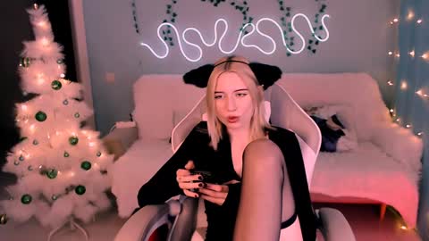 Snapshot of sweetrichal chatting on 12-15-24, 01:24 sweetrichal online show from 12-15-24, 01:24