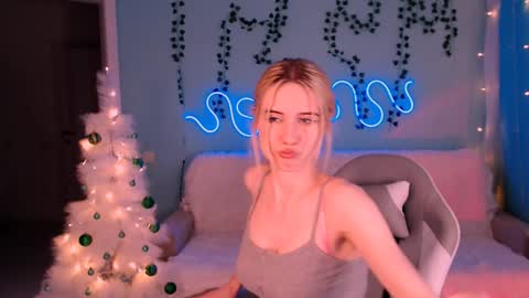 Snapshot of sweetrichal chatting on 01-20-25, 04:21 sweetrichal online show from 01-20-25, 04:21