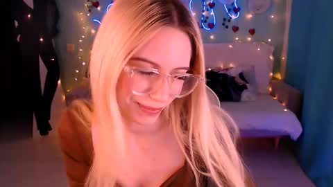 Snapshot of sweetrichal chatting on 02-17-25, 01:15 sweetrichal online show from 02-17-25, 01:15