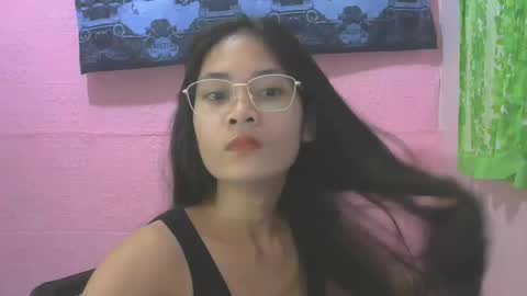 Mia online show from 10-18-25, 02:14