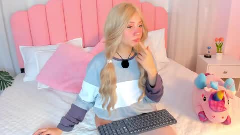 Snapshot of sweett_fire chatting on 04-15-26, 07:58 sweett_fire online show from 04-15-26, 07:58