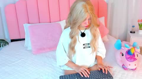 Snapshot of sweett_fire chatting on 04-18-26, 05:39 sweett_fire online show from 04-18-26, 05:39
