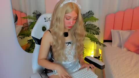 Snapshot of sweett_fire chatting on 04-23-26, 05:37 sweett_fire online show from 04-23-26, 05:37