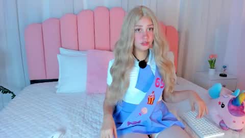 Snapshot of sweett_fire chatting on 04-25-26, 06:16 sweett_fire online show from 04-25-26, 06:16