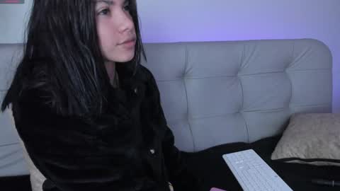 Snapshot of sweett_petite chatting on 12-16-24, 04:27 online show from 12-16-24, 04:27