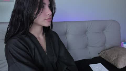 Snapshot of sweett_petite chatting on 01-03-25, 04:37 online show from 01-03-25, 04:37