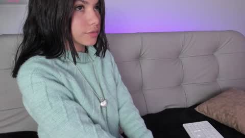 Snapshot of sweett_petite chatting on 01-07-25, 04:37 online show from 01-07-25, 04:37