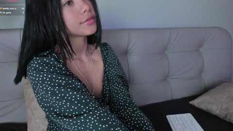 Snapshot of sweett_petite chatting on 01-21-25, 04:37 online show from 01-21-25, 04:37