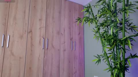 Snapshot of sweett_petite chatting on 01-23-25, 04:48 online show from 01-23-25, 04:48