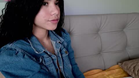 Snapshot of sweett_petite chatting on 02-06-25, 04:25 online show from 02-06-25, 04:25