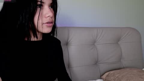 Snapshot of sweett_petite chatting on 02-08-25, 04:25 online show from 02-08-25, 04:25