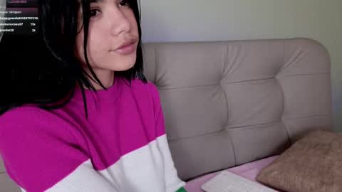 Snapshot of sweett_petite chatting on 02-10-25, 08:31 online show from 02-10-25, 08:31