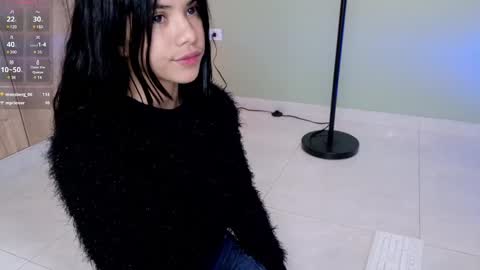Snapshot of sweett_petite chatting on 03-11-25, 11:04 online show from 03-11-25, 11:04