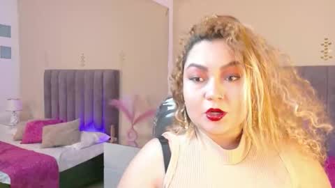 Snapshot of sweett_rose_ chatting on 12-17-25, 01:06 sweett rose online show from 12-17-25, 01:06
