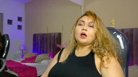 Snapshot of sweett_rose_ chatting on 12-20-25, 03:57 sweett rose online show from 12-20-25, 03:57