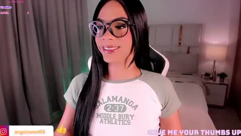 Snapshot of sweett_shinexx chatting on 06-15-26, 04:47 angel online show from 06-15-26, 04:47