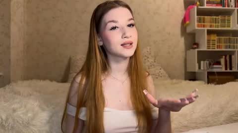 Snapshot of sweettbabyye chatting on 09-09-25, 05:34 Lisa online show from 09-09-25, 05:34