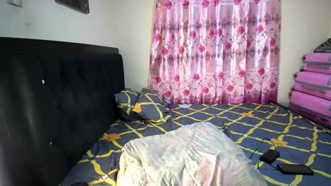 PEACHES online show from 12-10-24, 05:33