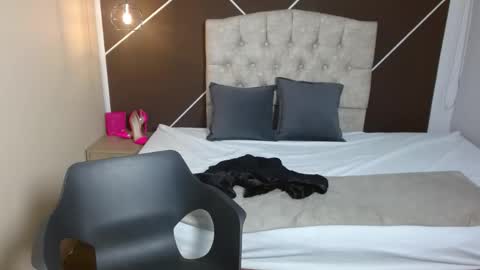 Scarlet online show from 09-18-25, 11:56