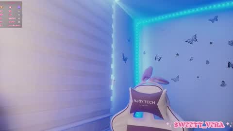 Veronica Independent Model online show from 10-20-25, 12:38