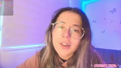 Snapshot of sweettvera_ chatting on 06-10-26, 01:10 Veronica Independent Model online show from 06-10-26, 01:10
