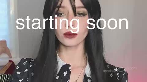 Elis  a little vacation Ill be here Saturday my schedules in bio online show from 10-03-25, 07:49