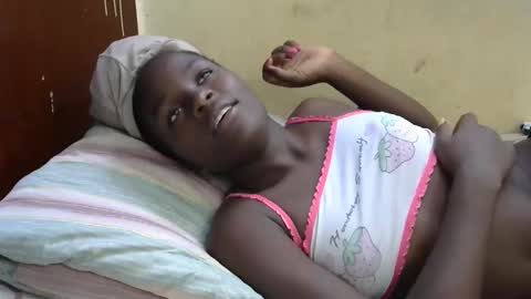 Snapshot of sweetvallerie chatting on 02-03-25, 12:03 sweetvallerie online show from 02-03-25, 12:03