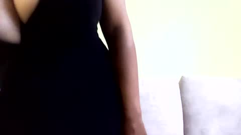 Snapshot of sweetveee chatting on 07-14-26, 10:21 Vee online show from 07-14-26, 10:21