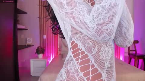 sweetviolet___ online show from 09-27-25, 12:21