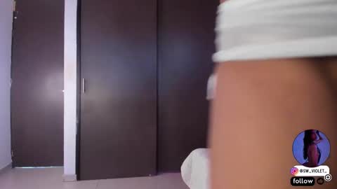 Snapshot of sweetviolet___ chatting on 11-20-25, 12:05 sweetviolet___ online show from 11-20-25, 12:05