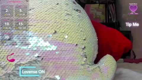 Mia online show from 09-26-25, 06:45