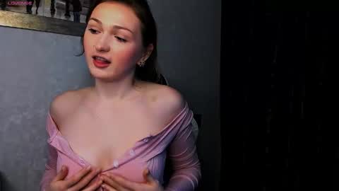 Snapshot of sweety_doll06 chatting on 11-09-25, 11:30 sweety_doll06 online show from 11-09-25, 11:30