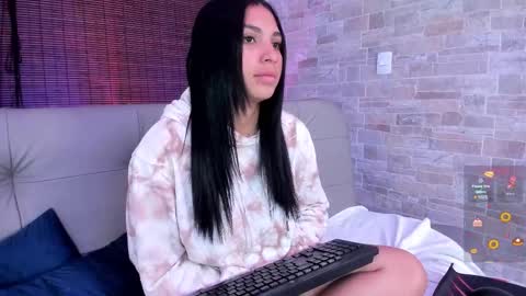 Snapshot of sweety_leela chatting on 03-07-25, 12:34 . online show from 03-07-25, 12:34