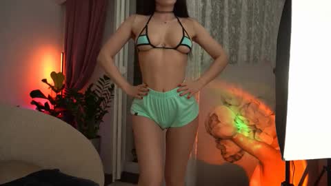 Snapshot of sweety_rinushka_ chatting on 01-28-25, 04:19 Katerina online show from 01-28-25, 04:19