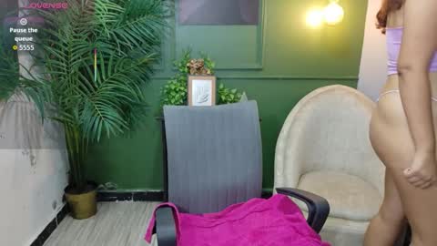 Snapshot of sweety_smilee chatting on 03-28-26, 07:57 Emma online show from 03-28-26, 07:57