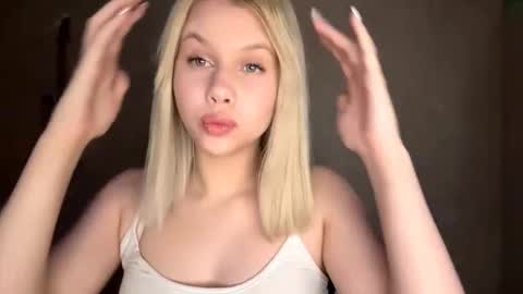 Kate online show from 12-20-25, 03:41