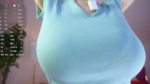 Snapshot of sweetyoops chatting on 01-16-26, 07:56 Astrid online show from 01-16-26, 07:56