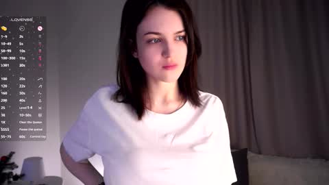 Snapshot of sweetyoops chatting on 02-01-26, 06:06 Astrid online show from 02-01-26, 06:06