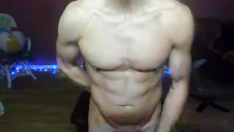 Snapshot of swegus chatting on 06-20-26, 02:42 S online show from 06-20-26, 02:42