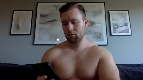 Snapshot of swekingxx chatting on 02-01-25, 11:32 swekingxx online show from 02-01-25, 11:32