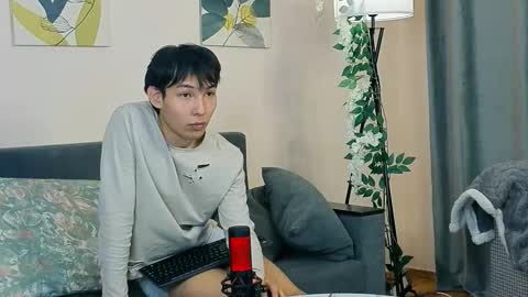 Snapshot of swiftpocket1 chatting on 11-24-25, 06:07 Gleb online show from 11-24-25, 06:07