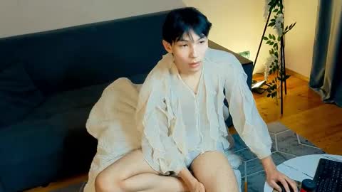 Snapshot of swiftpocket1 chatting on 11-30-25, 01:37 Gleb online show from 11-30-25, 01:37