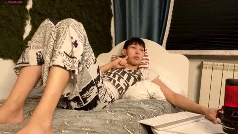 Snapshot of swiftpocket1 chatting on 01-13-26, 12:54 Gleb online show from 01-13-26, 12:54