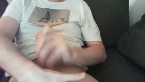 M online show from 04-10-26, 01:22