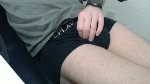 Snapshot of swisstom72 chatting on 03-25-26, 11:22 swisstom72 online show from 03-25-26, 11:22