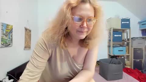 Snapshot of switchlorenx chatting on 12-05-24, 10:12 switchlorenx online show from 12-05-24, 10:12